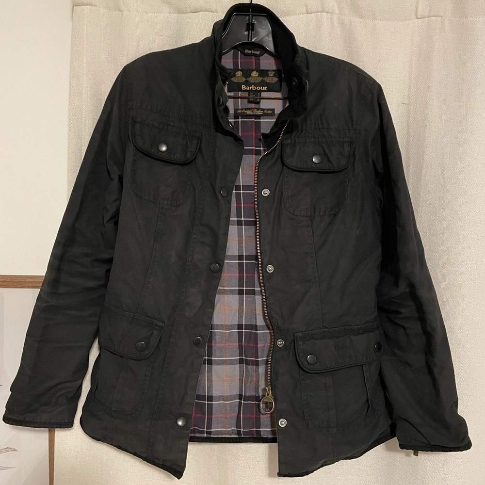 Waxed Barbour jacket. Black.